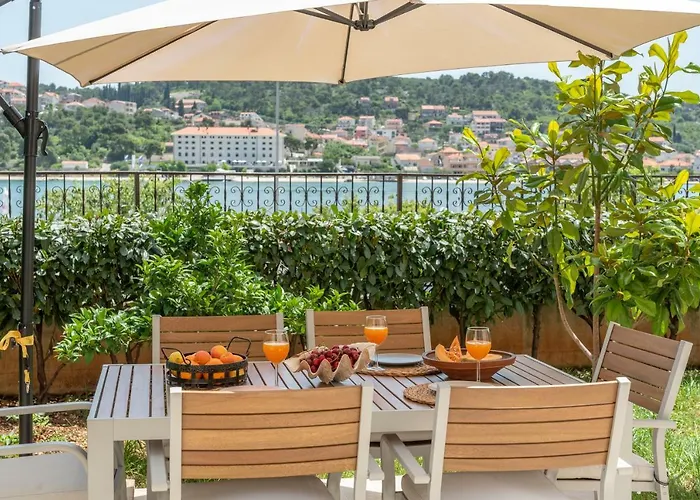 Apartments Flora Trogir