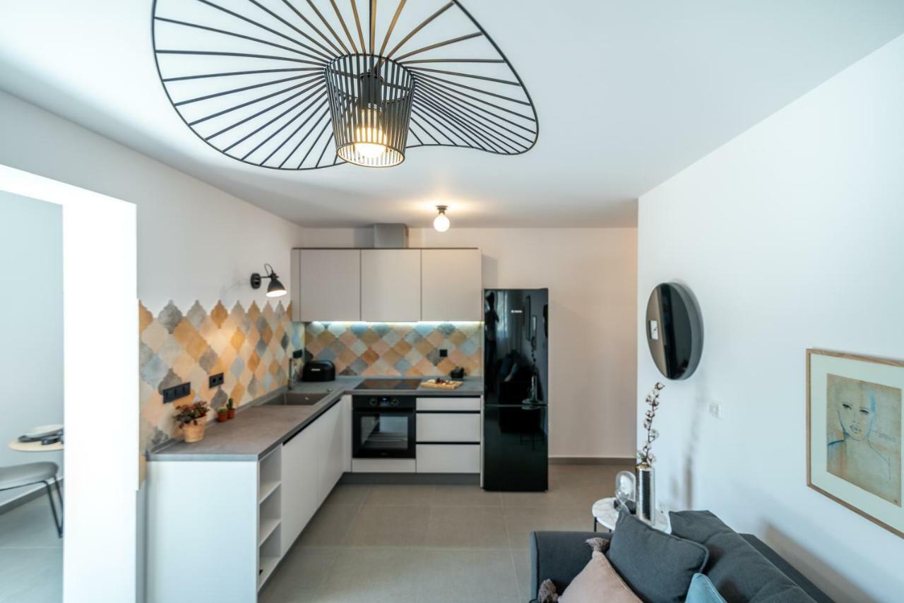 Flora Apartment *