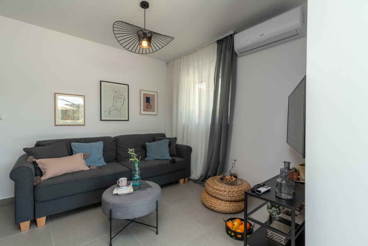 Flora Apartment *